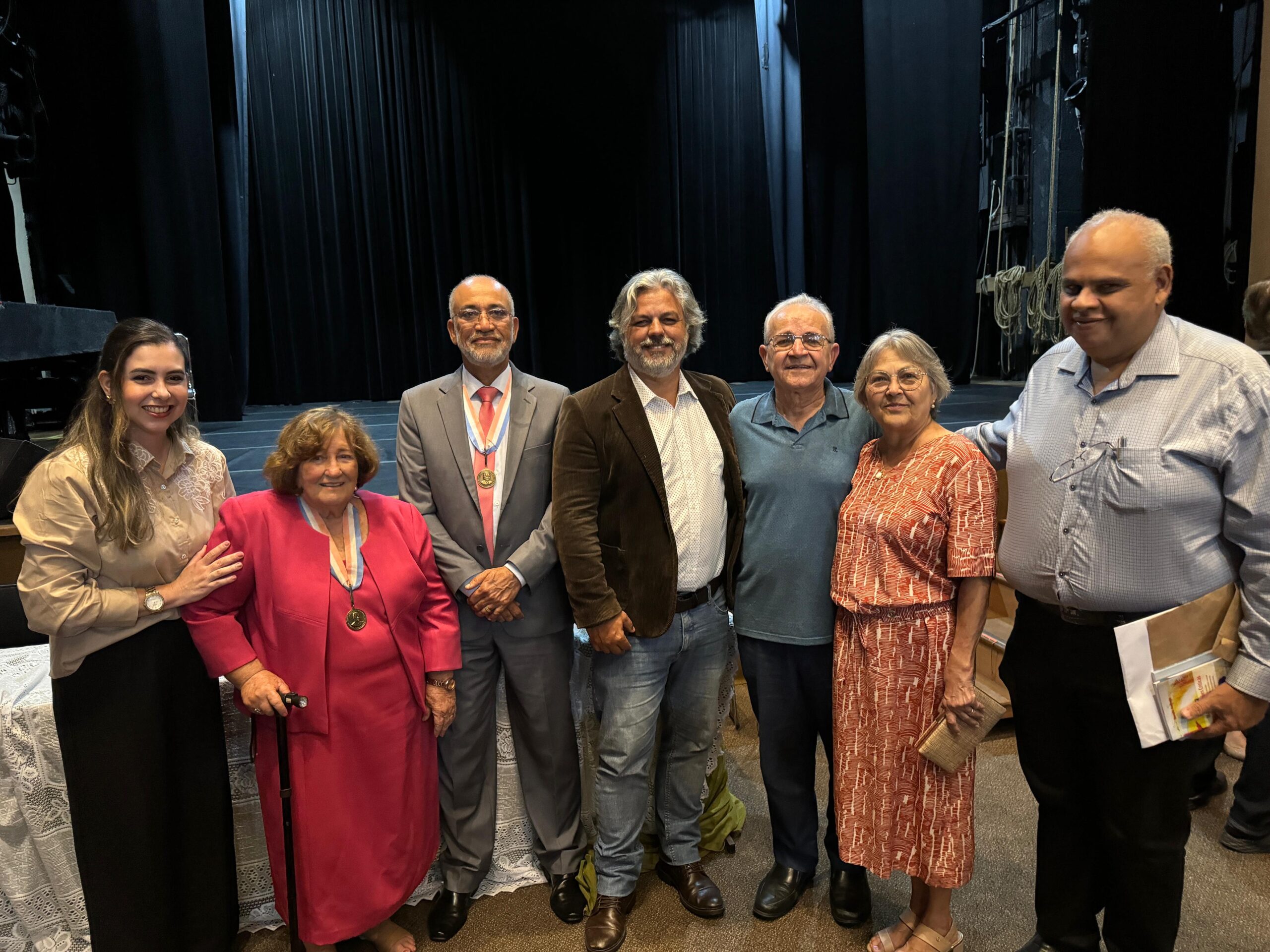 Academia Espírito-santense de Letras Celebra 103 Anos com presentes de Acessibilidade e reconhecimento literário
